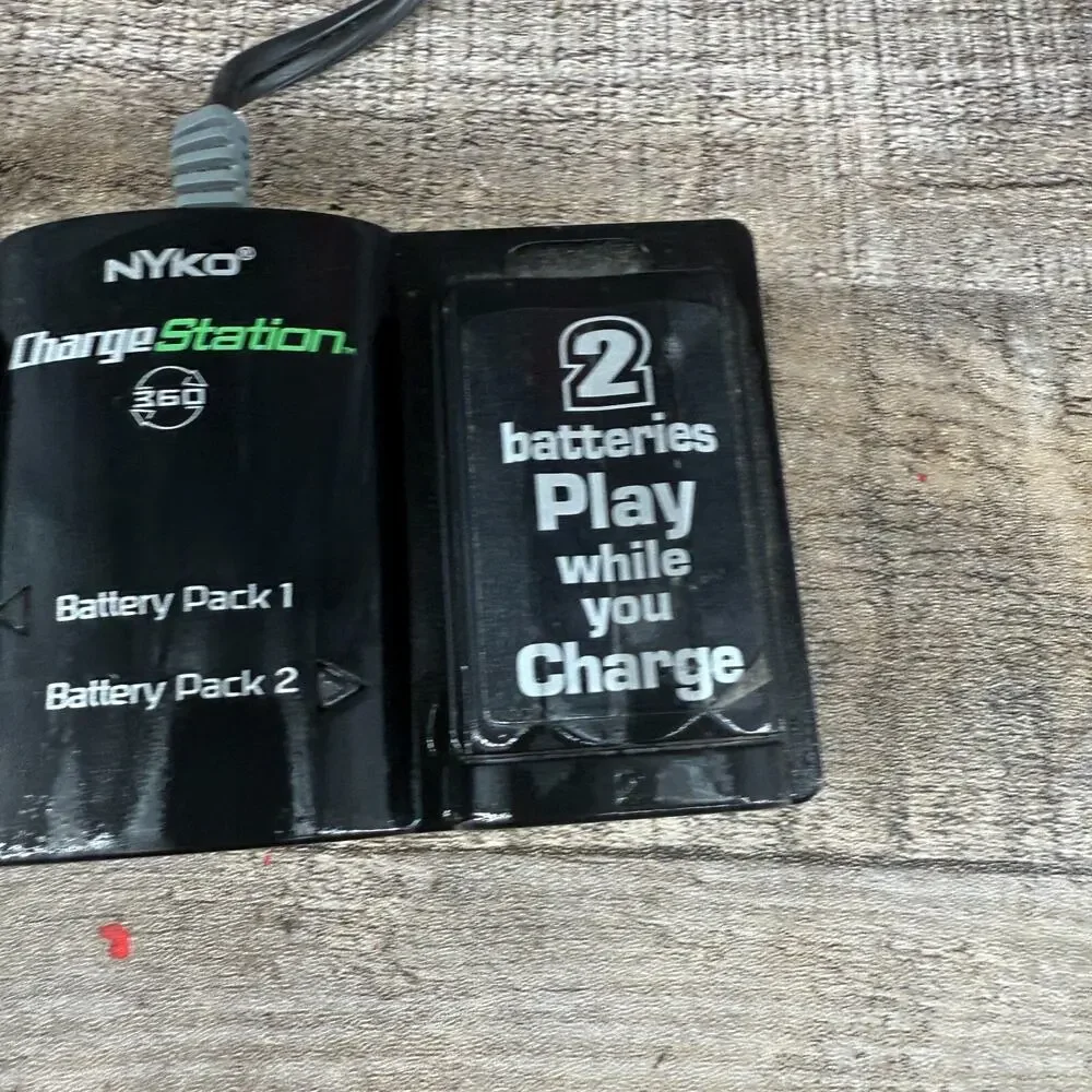 Nyko Charge Station Xbox 360 For Wireless Controllers Two Packs As Is